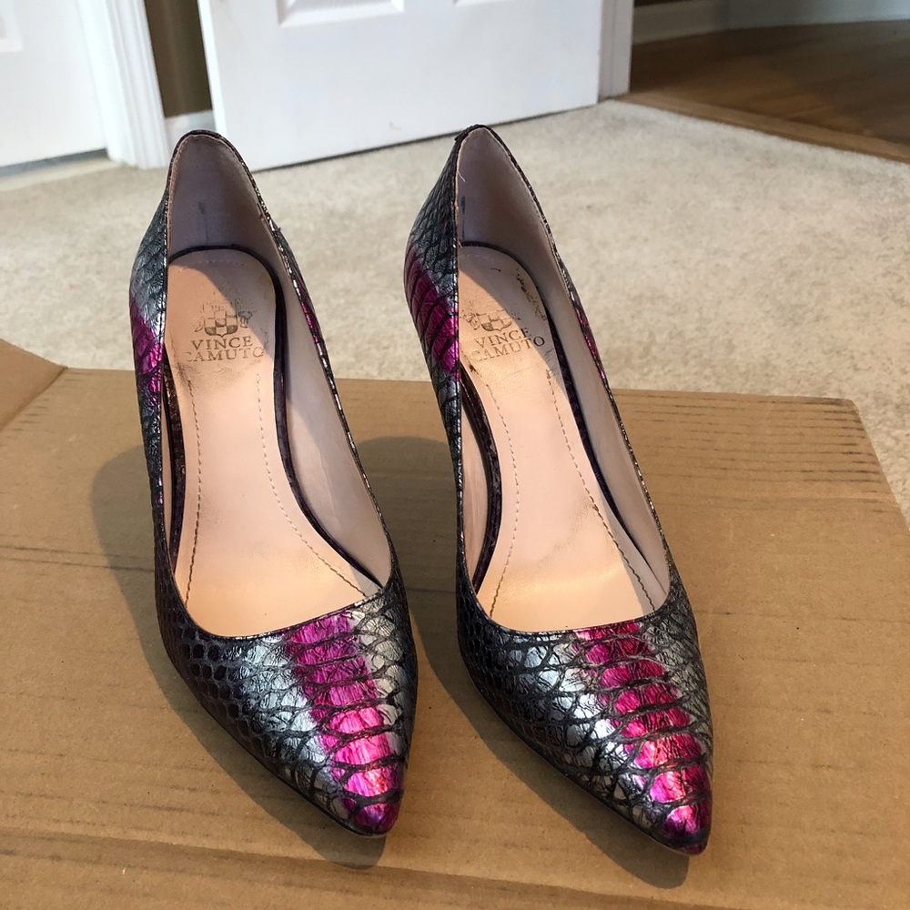 Purple and silver metal snake print 4 inch heels.